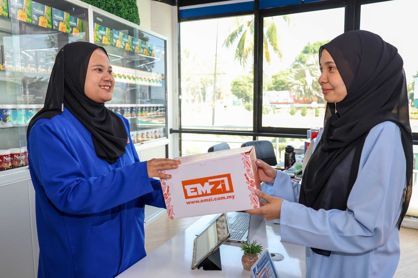 EMZI CARE PHARMACY (16)